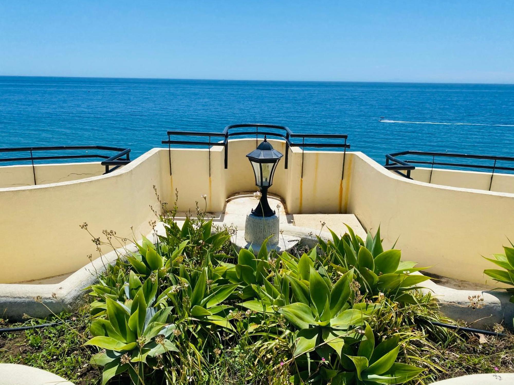 מארבלה Apartment On The First Line Of The Sea With A View And Free Parking מראה חיצוני תמונה