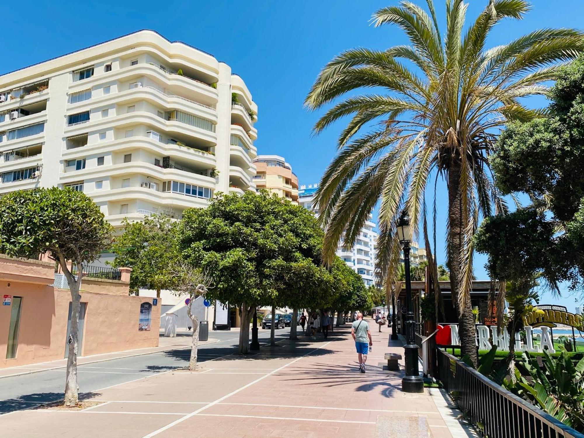 מארבלה Apartment On The First Line Of The Sea With A View And Free Parking מראה חיצוני תמונה