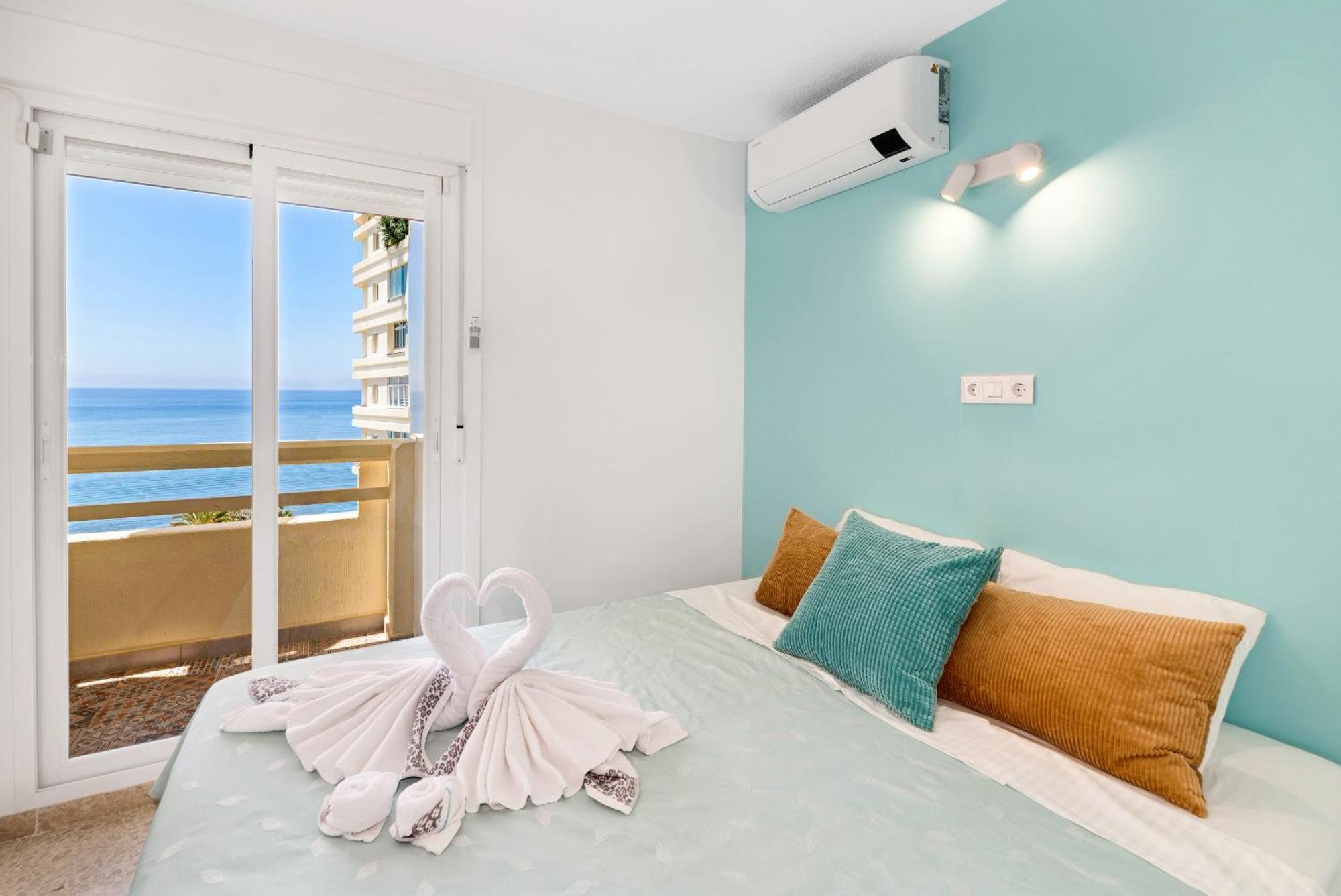מארבלה Apartment On The First Line Of The Sea With A View And Free Parking מראה חיצוני תמונה